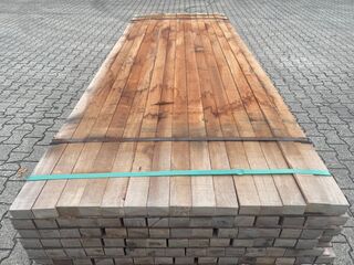 Ca. 105x Massaraduba Regels Fijnbezaagd, 40x60mm, lengte 200cm